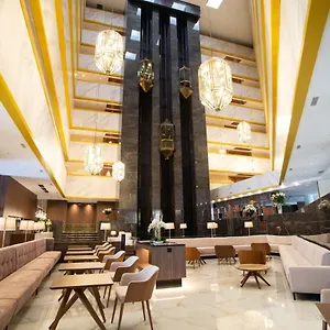 4* מלון Center