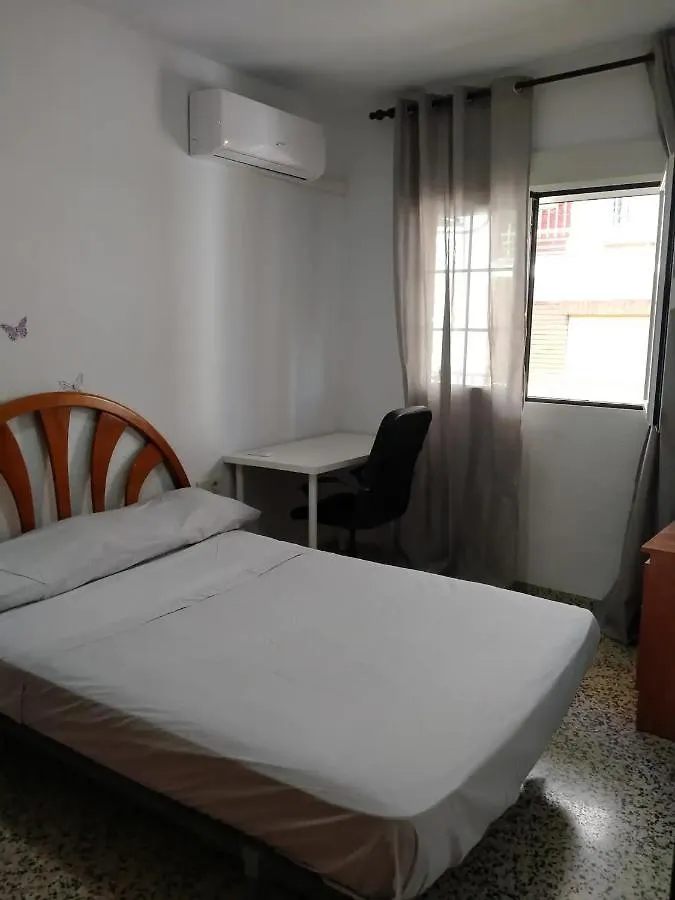 Apartamento 3 Dormitorios Frente A Hospital De Traumatologia Granada